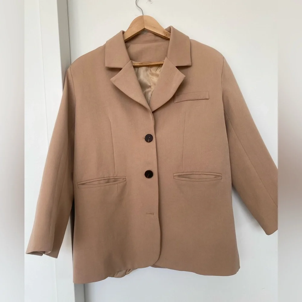 Oversized cream women blazer - Picture 3 of 4